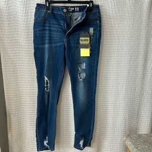 2/$15 NWT Refuge High Rise Distressed Jeans - Size 11